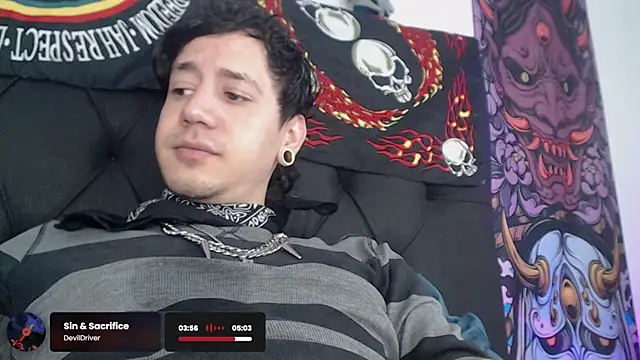 Snapshot of AndyBetti chatting on July 14, 2026, 9:43 pm AndyBetti online show from July 14, 2026, 9:43 pm