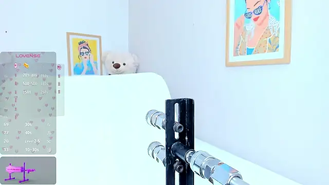 jasminnee  online show from April 20, 2026, 1:24 pm