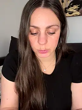 Loella-Rose online show from December 16, 2025, 9:46 am