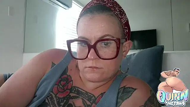 quinnmariexo online show from December 4, 2025, 8:19 pm