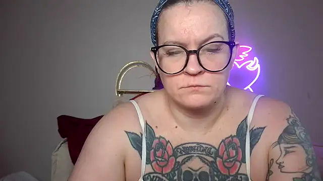 quinnmariexo online show from February 1, 2026, 3:54 pm