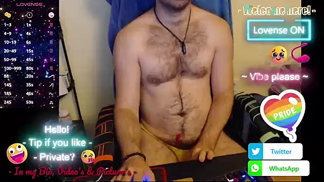 Snapshot of RealManHaveHairy chatting on November 2, 2025, 5:34 am RealManHaveHairy online show from November 2, 2025, 5:34 am