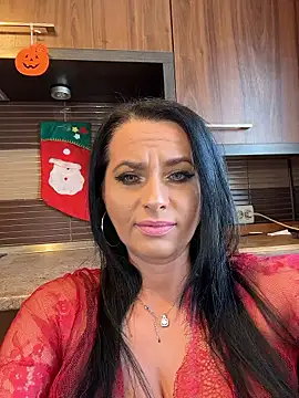 Hotmomcheckk  online show from January 13, 2026, 9:46 am