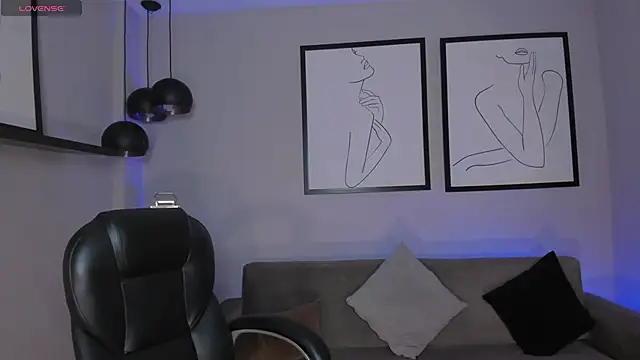 MollySundersX online show from June 4, 2026, 3:44 am