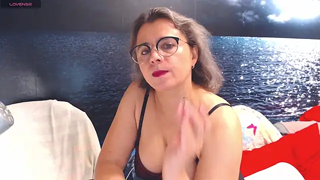 Snapshot of LadyAverrySquirt11 chatting on November 14, 2025, 4:27 am LadyAverrySquirt11 online show from November 14, 2025, 4:27 am