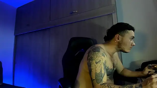 male pussy online show from December 1, 2025, 9:04 pm