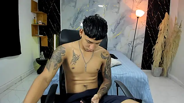 Snapshot of slim_master12 chatting on May 6, 2026, 11:31 pm slim master12 online show from May 6, 2026, 11:31 pm