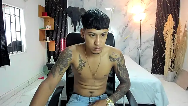 Snapshot of slim_master12 chatting on June 3, 2026, 9:08 pm slim master12 online show from June 3, 2026, 9:08 pm
