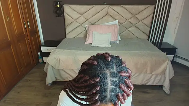 Raquel jones online show from March 14, 2025, 11:23 am