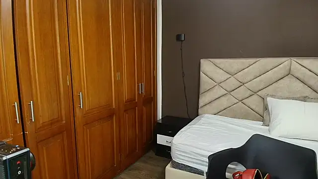 Raquel jones online show from October 24, 2025, 11:53 am