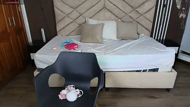 Raquel jones online show from November 30, 2025, 11:22 am