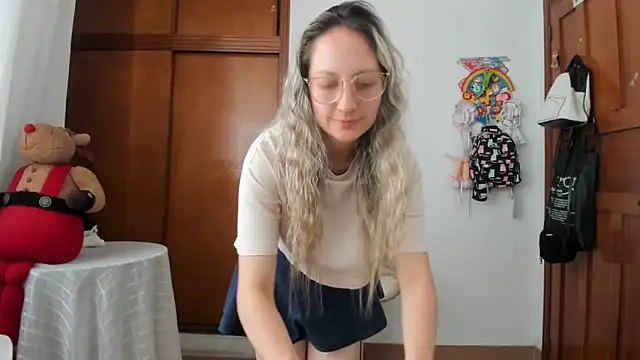 Adele johnsonn1 online show from March 27, 2026, 4:19 pm