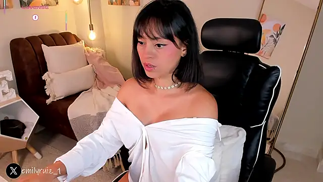 emilyruiz1 online show from March 25, 2026, 3:22 pm