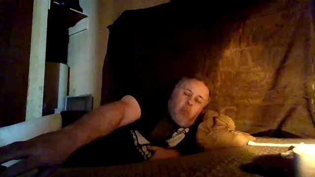 Nightshade7712 online show from October 20, 2025, 3:30 am