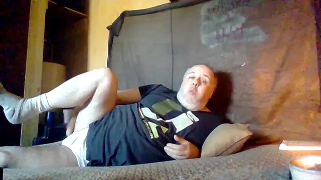 Nightshade7712 online show from October 16, 2025, 5:54 pm