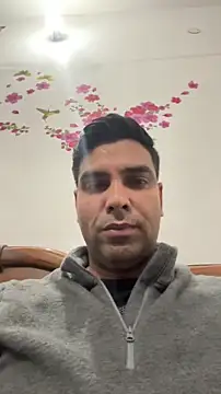 bull 4hottie online show from December 4, 2025, 1:32 pm