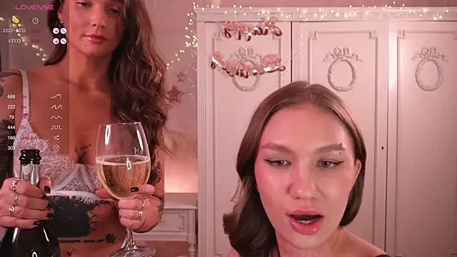 Snapshot of Shadowladyy chatting on December 18, 2024, 5:31 pm Shadowladyy online show from December 18, 2024, 5:31 pm