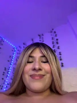 Snapshot of Grecia_21 chatting on January 24, 2025, 10:08 pm Grecia 21 online show from January 24, 2025, 10:08 pm