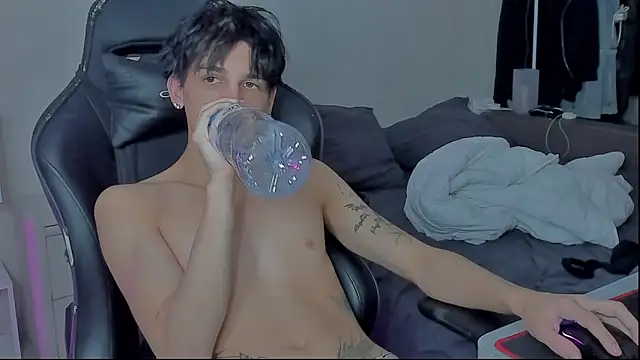 Snapshot of MarkBrowniii chatting on December 5, 2024, 8:28 pm MarkBrowniii online show from December 5, 2024, 8:28 pm