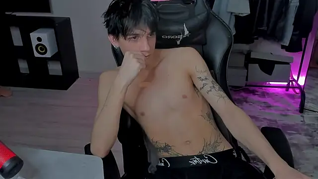 Snapshot of MarkBrowniii chatting on February 20, 2025, 9:53 pm MarkBrowniii online show from February 20, 2025, 9:53 pm