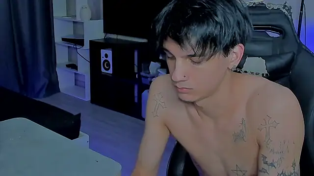 Snapshot of MarkBrowniii chatting on December 15, 2025, 8:47 pm MarkBrowniii online show from December 15, 2025, 8:47 pm