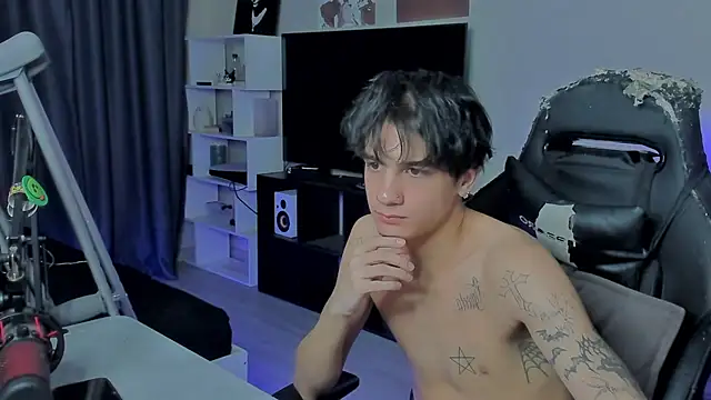 Snapshot of MarkBrowniii chatting on September 21, 2025, 4:56 pm MarkBrowniii online show from September 21, 2025, 4:56 pm