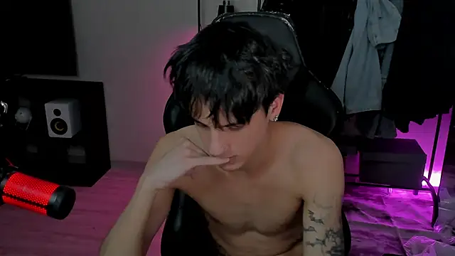 Snapshot of MarkBrowniii chatting on February 5, 2025, 10:01 pm MarkBrowniii online show from February 5, 2025, 10:01 pm