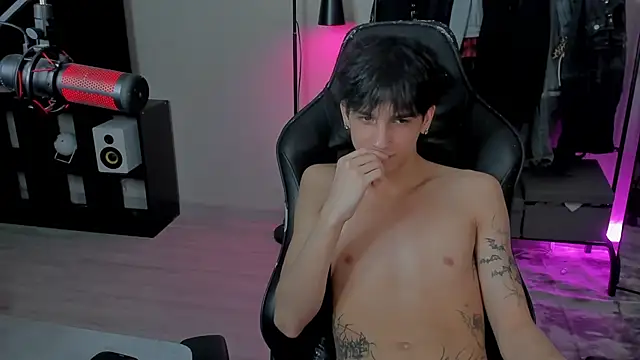 Snapshot of MarkBrowniii chatting on January 31, 2025, 9:48 pm MarkBrowniii online show from January 31, 2025, 9:48 pm