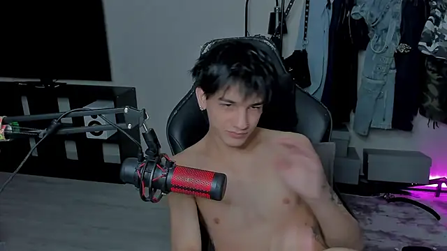 Snapshot of MarkBrowniii chatting on March 15, 2025, 11:39 pm MarkBrowniii online show from March 15, 2025, 11:39 pm