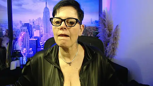 Snapshot of ninarandmann chatting on January 11, 2026, 4:25 pm ninarandmann online show from January 11, 2026, 4:25 pm