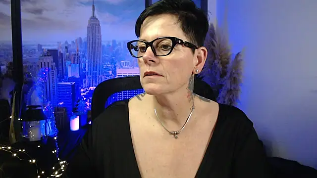 Snapshot of ninarandmann chatting on December 20, 2025, 6:22 pm ninarandmann online show from December 20, 2025, 6:22 pm