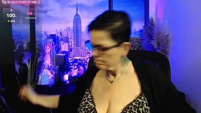 Snapshot of ninarandmann chatting on February 10, 2026, 6:07 pm ninarandmann online show from February 10, 2026, 6:07 pm