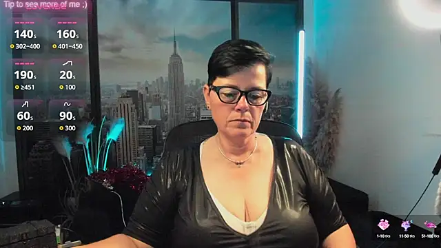 Snapshot of ninarandmann chatting on September 29, 2025, 4:45 pm ninarandmann online show from September 29, 2025, 4:45 pm