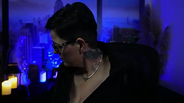 Snapshot of ninarandmann chatting on December 18, 2025, 8:01 pm ninarandmann online show from December 18, 2025, 8:01 pm