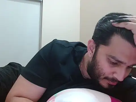 Snapshot of robintoit chatting on March 1, 2026, 4:07 pm robintoit online show from March 1, 2026, 4:07 pm