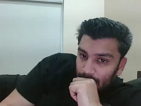 Snapshot of robintoit chatting on May 14, 2026, 2:52 am robintoit online show from May 14, 2026, 2:52 am