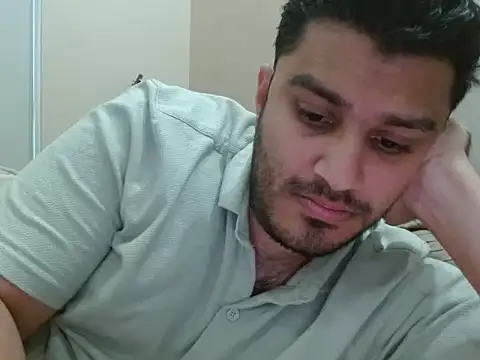 Snapshot of robintoit chatting on February 1, 2026, 3:27 am robintoit online show from February 1, 2026, 3:27 am