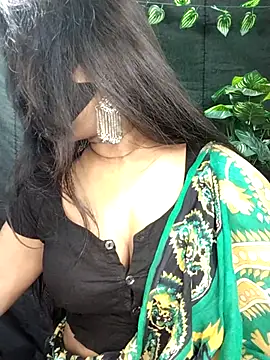 Snapshot of Idhika_Paul chatting on November 19, 2025, 12:27 pm Idhika Paul online show from November 19, 2025, 12:27 pm