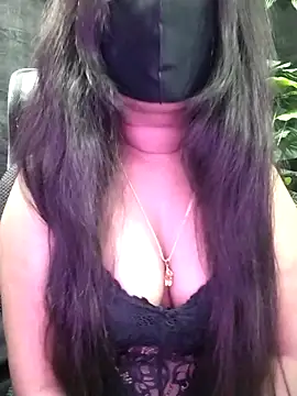 Snapshot of Idhika_Paul chatting on November 24, 2025, 12:05 pm Idhika Paul online show from November 24, 2025, 12:05 pm