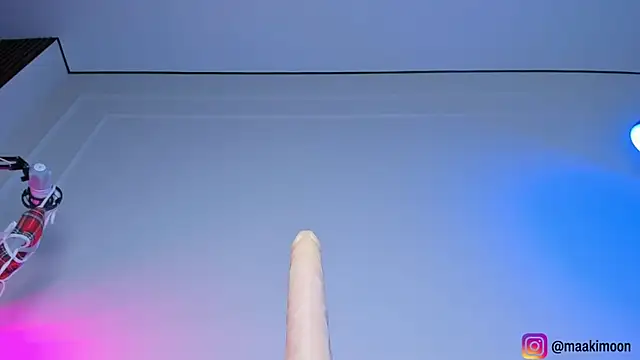 Snapshot of maakimo chatting on November 22, 2025, 5:06 am maakimo online show from November 22, 2025, 5:06 am