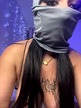 kamila french online show from December 17, 2025, 10:15 pm