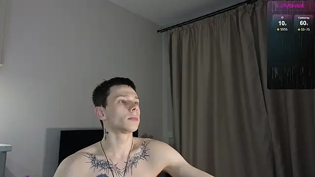 R1mmo   online show from November 11, 2025, 5:19 pm