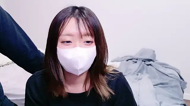 ayu yu xo online show from February 27, 2025, 3:59 pm