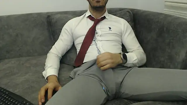 Snapshot of Naughtb0y chatting on May 3, 2026, 11:30 pm Naughtb0y online show from May 3, 2026, 11:30 pm
