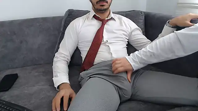 Snapshot of Naughtb0y chatting on May 22, 2026, 10:24 am Naughtb0y online show from May 22, 2026, 10:24 am