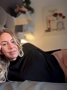 blondebitch2 online show from November 11, 2025, 10:10 am