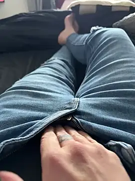 Snapshot of blondebitch2 chatting on February 25, 2025, 2:15 pm blondebitch2 online show from February 25, 2025, 2:15 pm