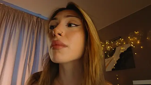 mollyyank online show from December 4, 2025, 11:31 am