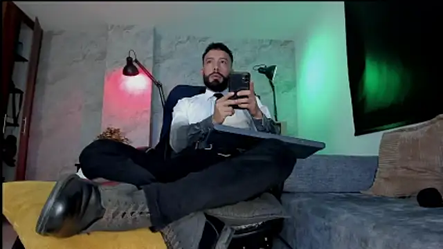 Snapshot of bruno_woods chatting on December 4, 2025, 11:53 am bruno woods online show from December 4, 2025, 11:53 am