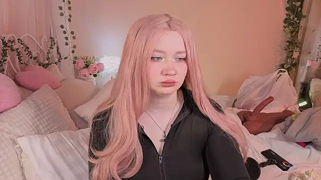 carolina elf online show from March 24, 2026, 7:52 am